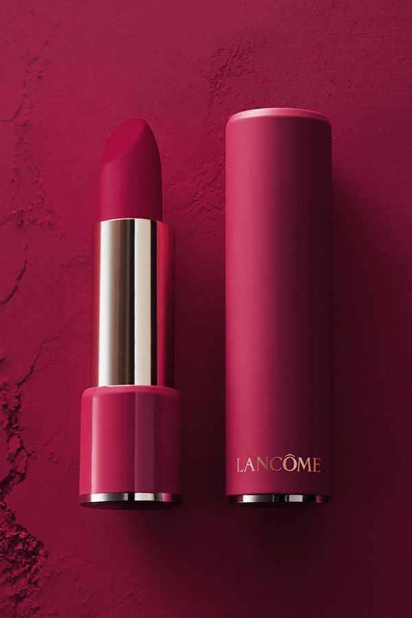 Everyday office makeup guide for women to look fresh and confident